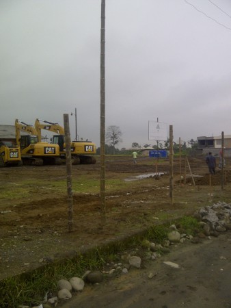 LOTE FRENTE A LA UNIANDES.